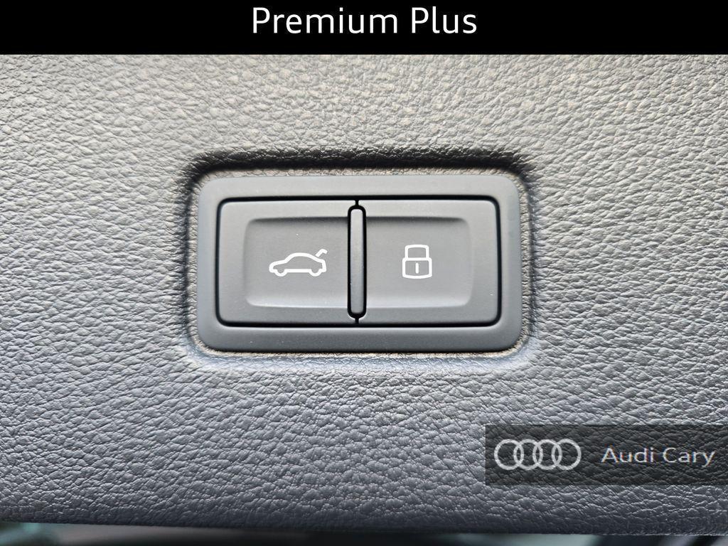 new 2026 Audi Q7 car, priced at $70,666