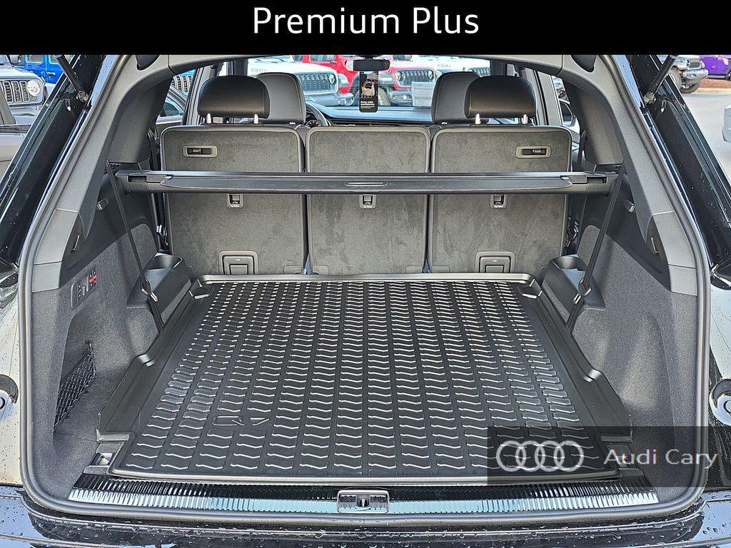 new 2026 Audi Q7 car, priced at $70,666