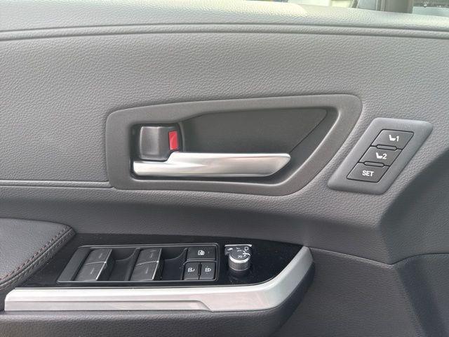 new 2026 Toyota Sienna car, priced at $63,613
