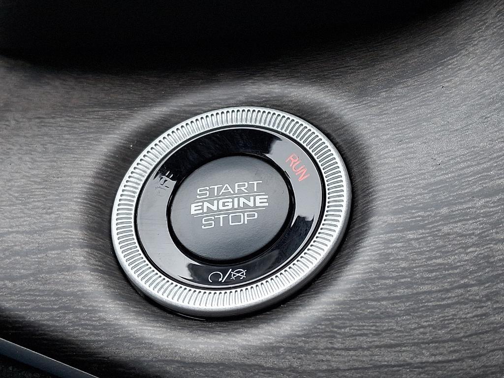 new 2025 Jeep Grand Cherokee car, priced at $56,160