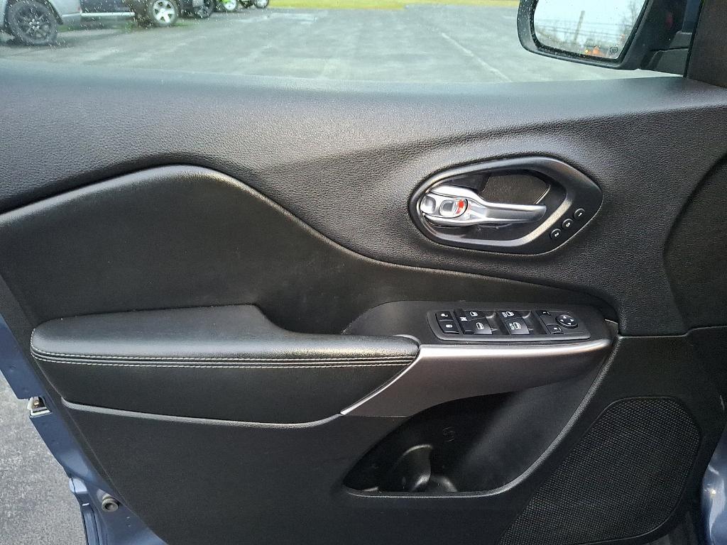 used 2019 Jeep Cherokee car, priced at $17,934