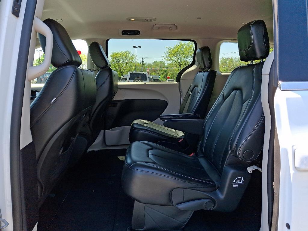 used 2023 Chrysler Pacifica car, priced at $28,754