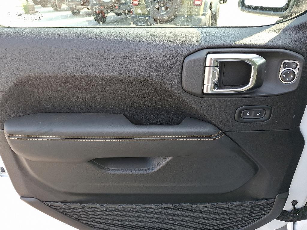 new 2025 Jeep Wrangler car, priced at $54,208