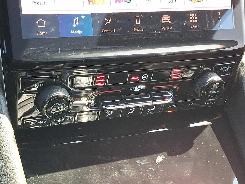 new 2025 Jeep Grand Cherokee car, priced at $52,735