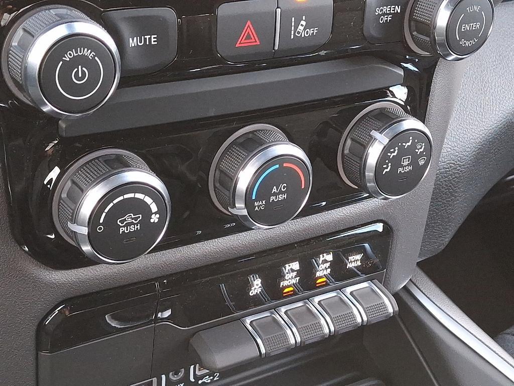 new 2025 Ram 1500 car, priced at $53,555