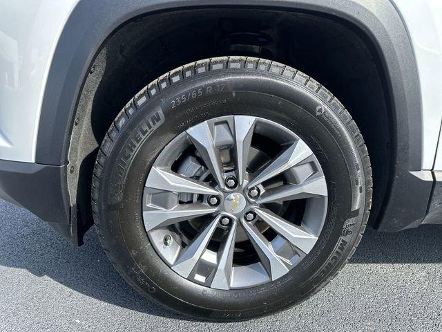 used 2025 Chevrolet Equinox car, priced at $29,986