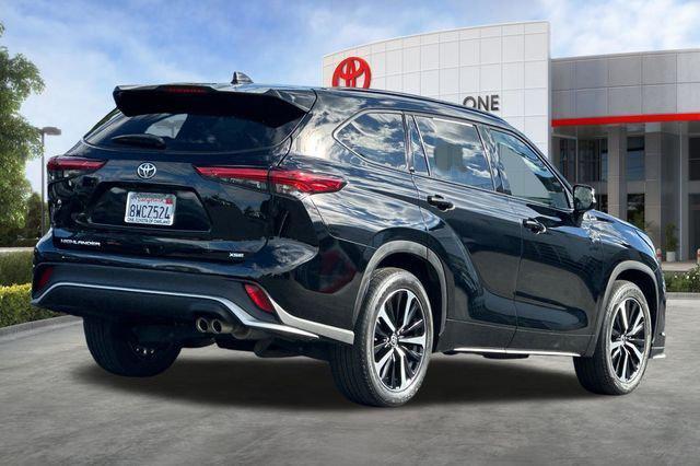 used 2021 Toyota Highlander car, priced at $29,965