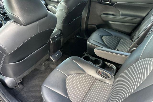 used 2021 Toyota Highlander car, priced at $29,965