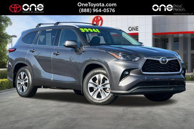 used 2022 Toyota Highlander car, priced at $31,965
