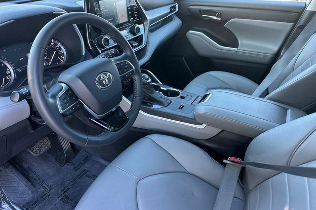 used 2021 Toyota Highlander car, priced at $31,982