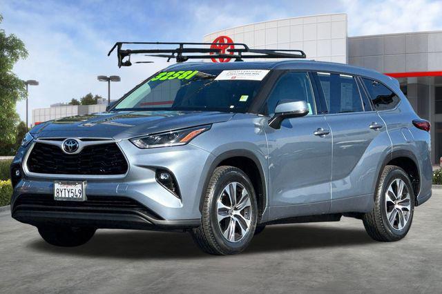 used 2021 Toyota Highlander car, priced at $31,982
