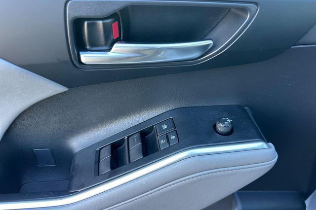 used 2021 Toyota Highlander car, priced at $31,982