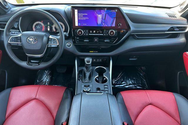 used 2025 Toyota Highlander car, priced at $48,961