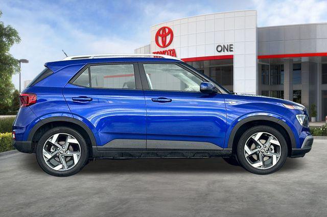 used 2025 Hyundai Venue car, priced at $19,961