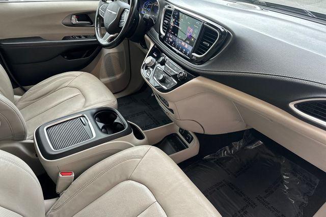 used 2021 Chrysler Pacifica Hybrid car, priced at $17,965