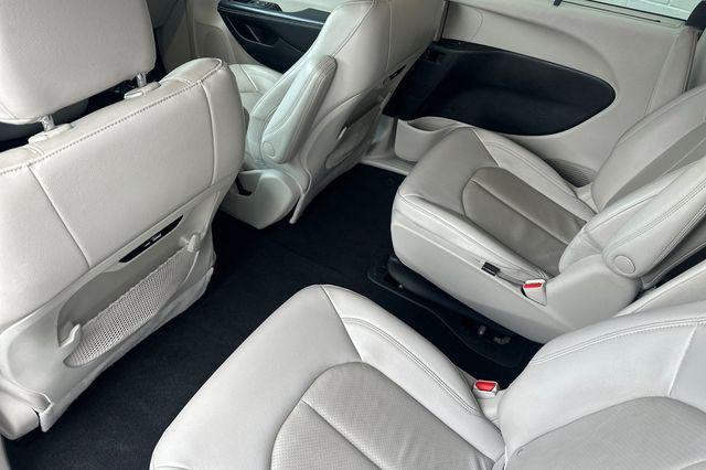 used 2021 Chrysler Pacifica Hybrid car, priced at $17,965