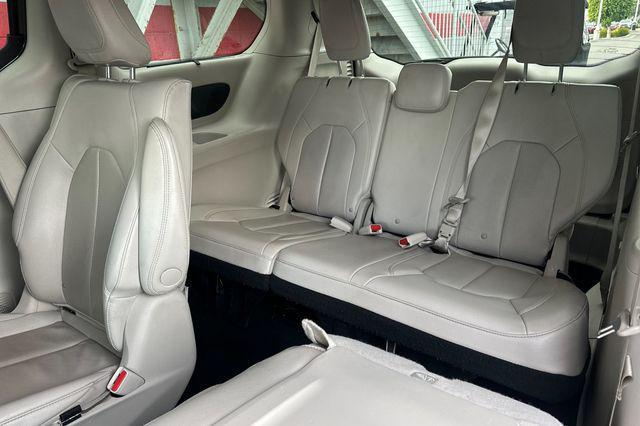 used 2021 Chrysler Pacifica Hybrid car, priced at $17,965