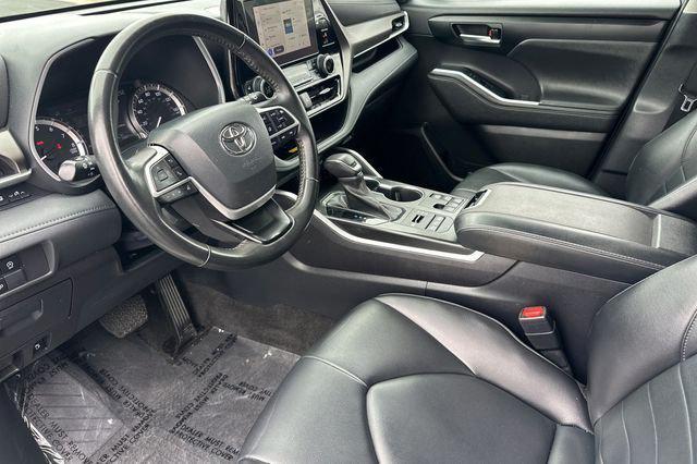 used 2023 Toyota Highlander car, priced at $31,962