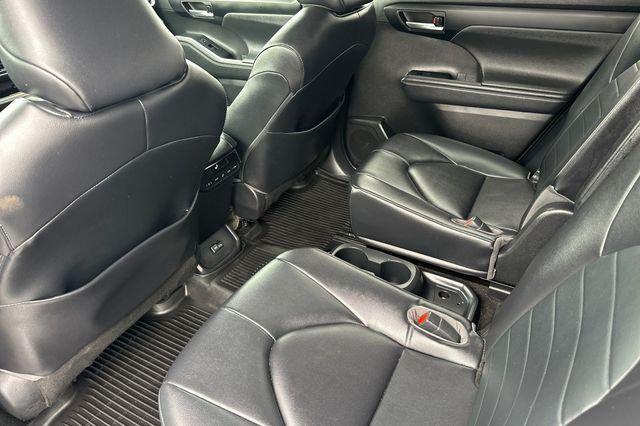 used 2023 Toyota Highlander car, priced at $31,962
