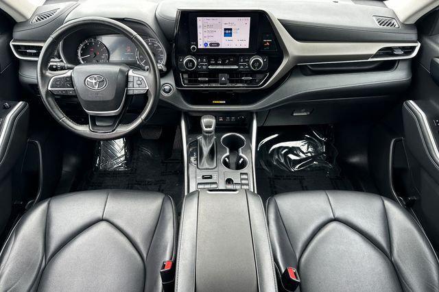 used 2023 Toyota Highlander car, priced at $31,962