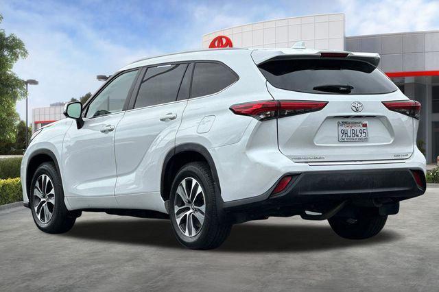 used 2023 Toyota Highlander car, priced at $31,962