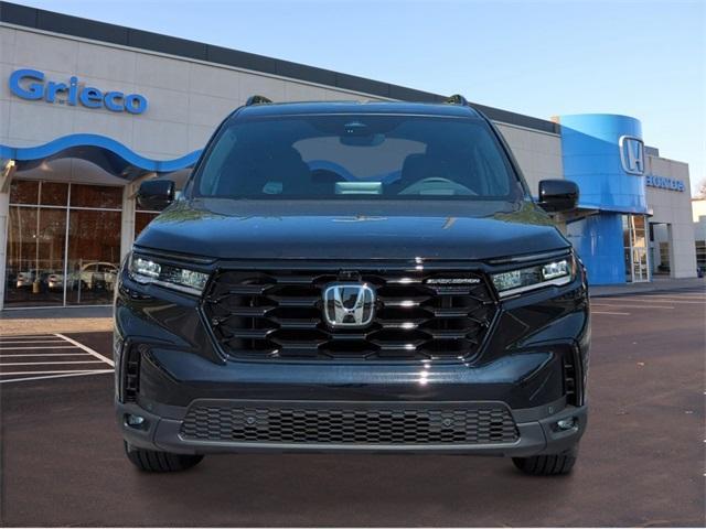 new 2025 Honda Pilot car, priced at $54,575