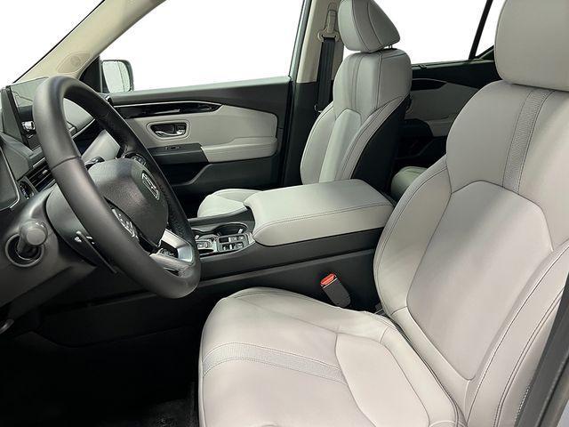 new 2025 Honda Pilot car, priced at $46,050