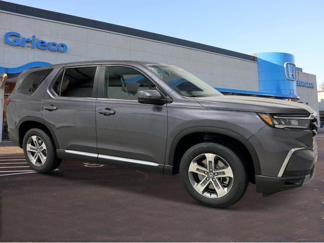 new 2025 Honda Pilot car, priced at $45,595