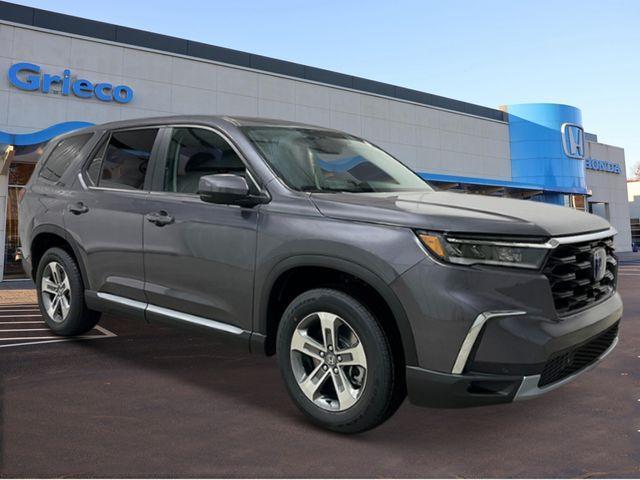 new 2025 Honda Pilot car, priced at $45,595