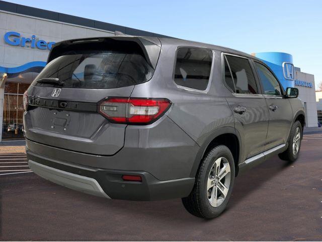 new 2025 Honda Pilot car, priced at $45,595