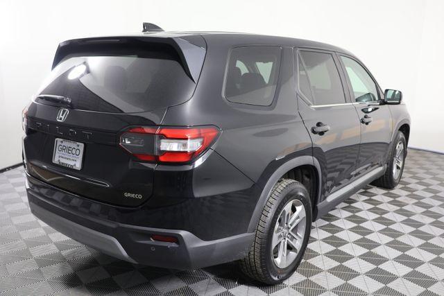 used 2023 Honda Pilot car, priced at $35,555