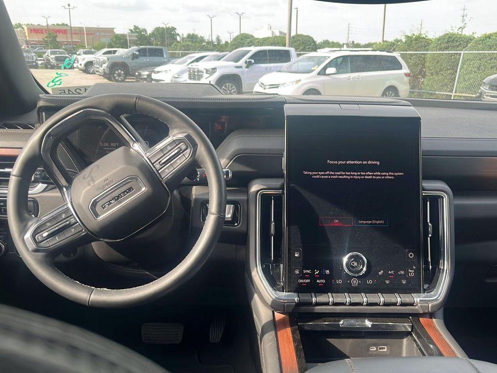 used 2025 GMC Yukon car, priced at $67,900