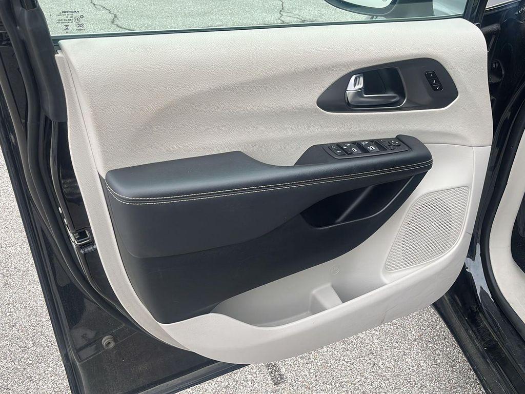 used 2023 Chrysler Pacifica car, priced at $24,494