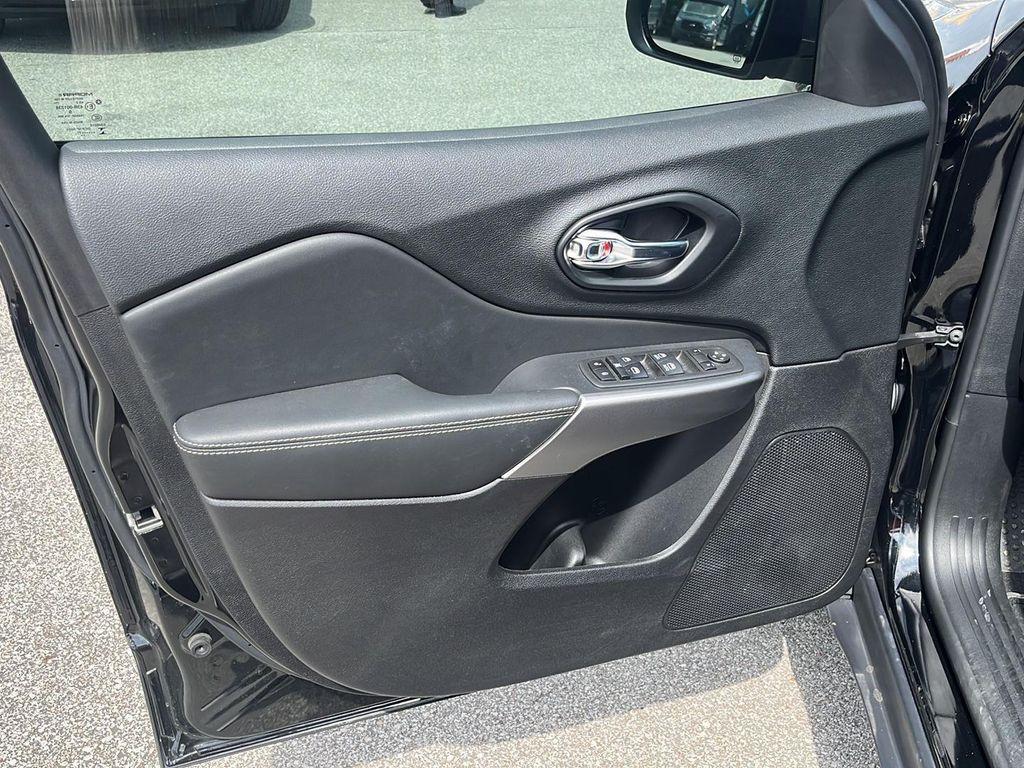 used 2021 Jeep Cherokee car, priced at $26,900