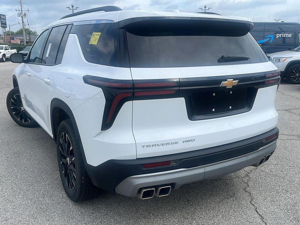 used 2025 Chevrolet Traverse car, priced at $40,500