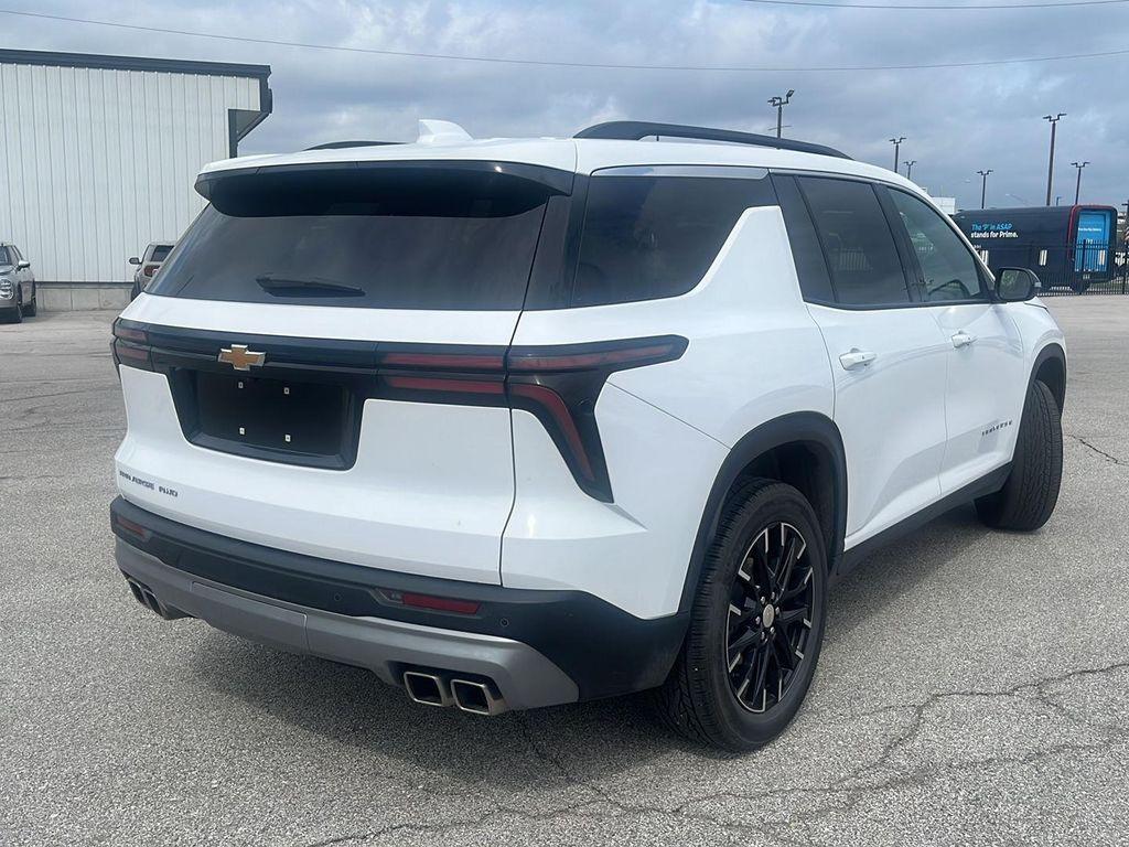 used 2025 Chevrolet Traverse car, priced at $40,500