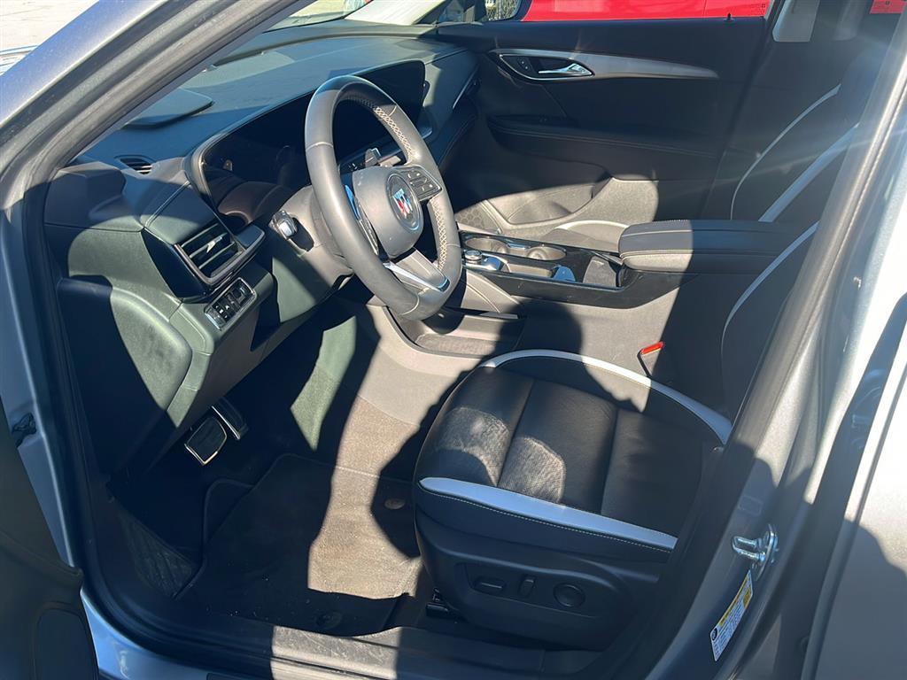 used 2025 Buick Envision car, priced at $29,900