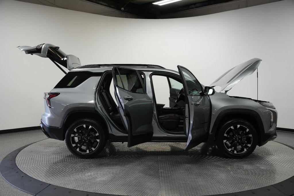 used 2025 Chevrolet Equinox car, priced at $31,900