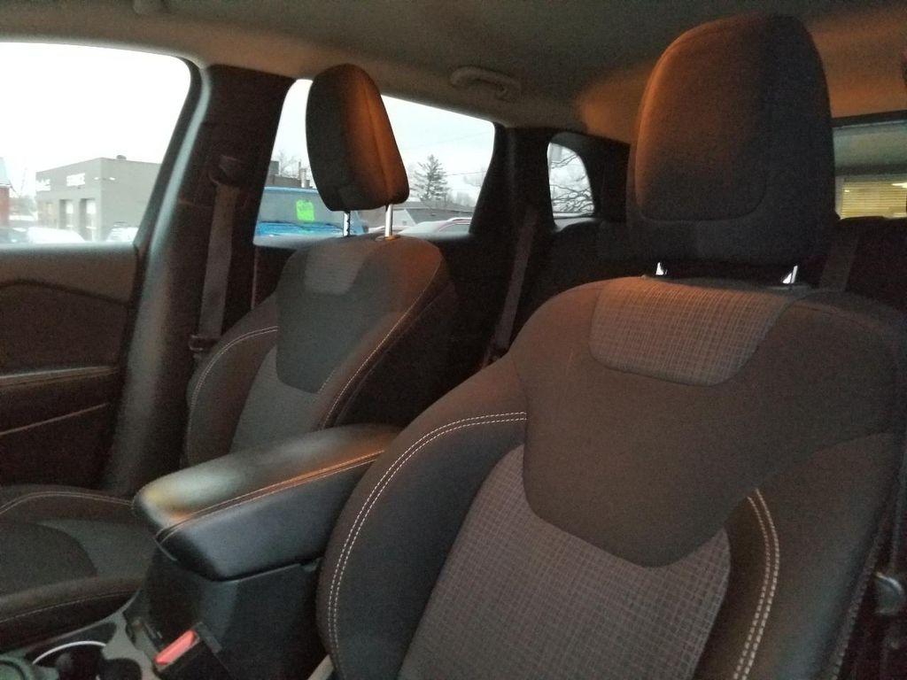 used 2015 Jeep Cherokee car, priced at $5,995