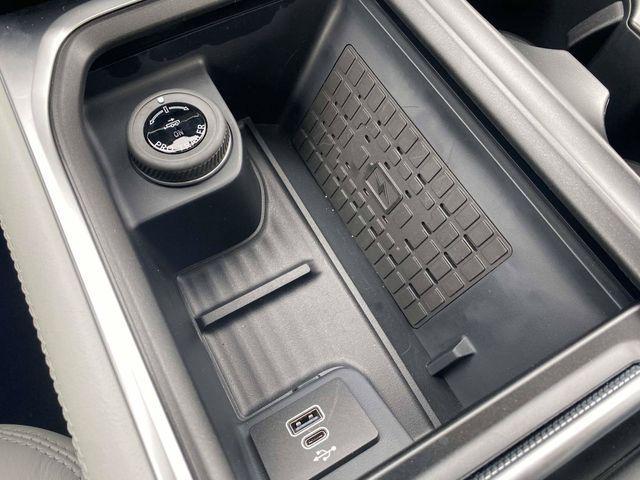 new 2025 Ford Expedition car, priced at $84,874