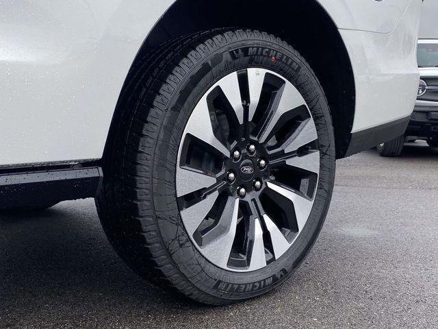 new 2025 Ford Expedition car, priced at $87,545