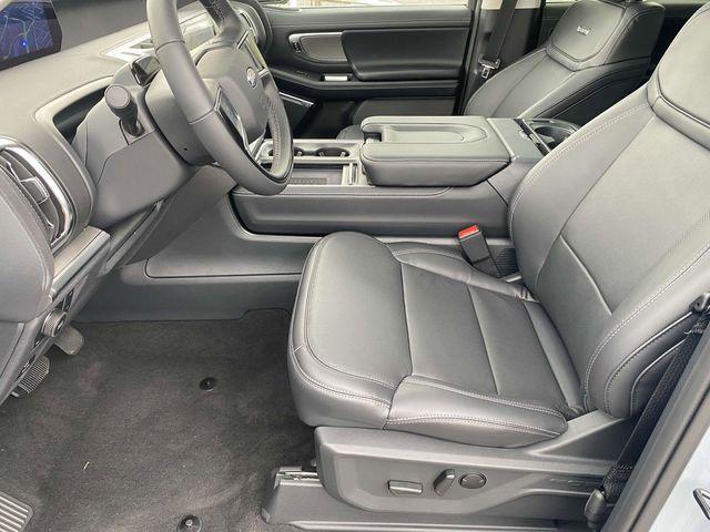 new 2025 Ford Expedition car, priced at $77,750