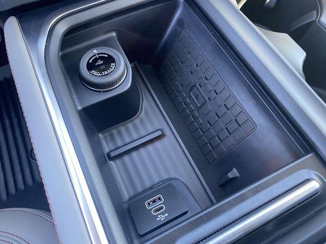 new 2025 Ford Expedition car, priced at $63,835