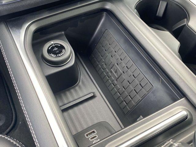 new 2025 Ford Expedition car, priced at $75,490