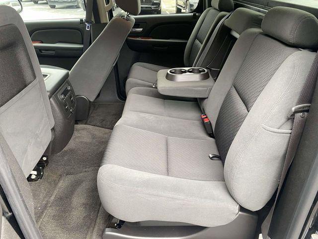 used 2009 Chevrolet Avalanche car, priced at $11,990