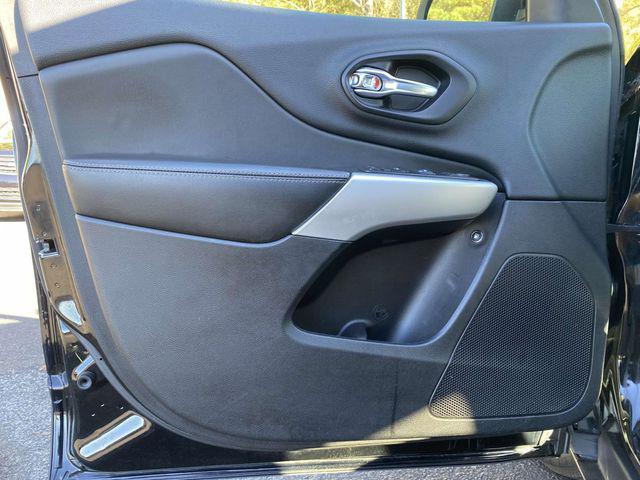 used 2018 Jeep Cherokee car, priced at $12,990