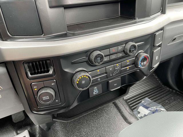 new 2025 Ford F-350 car, priced at $64,685