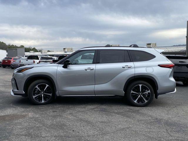 used 2022 Toyota Highlander car, priced at $27,990
