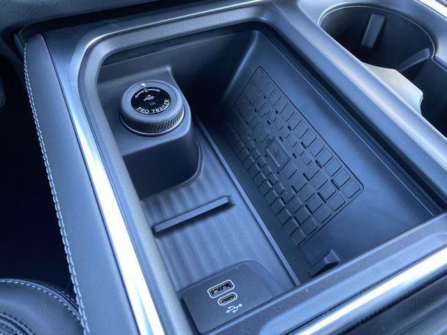 new 2025 Ford Expedition Max car, priced at $77,750