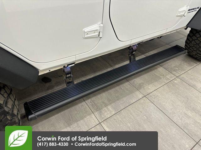 used 2015 Jeep Wrangler Unlimited car, priced at $20,365